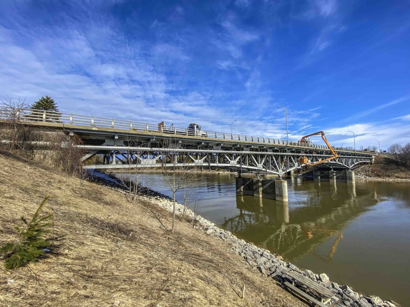 Equipment on bridge